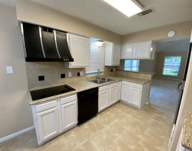 8646 Sunny Ridge Drive - Photo Thumbnail 7