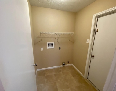 8646 Sunny Ridge Drive - Photo Thumbnail 19