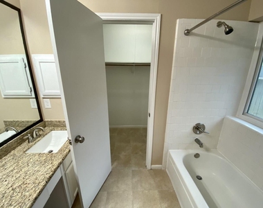 8646 Sunny Ridge Drive - Photo Thumbnail 16