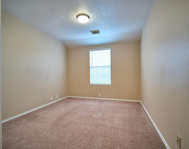 18814 Sandelford Drive - Photo Thumbnail 15