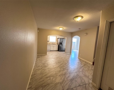 12418 Sunlit Wood Way - Photo Thumbnail 18