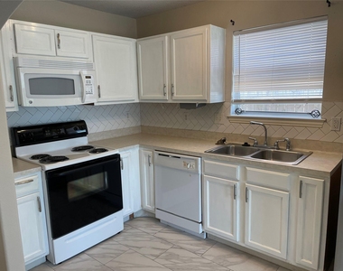 12418 Sunlit Wood Way - Photo Thumbnail 2