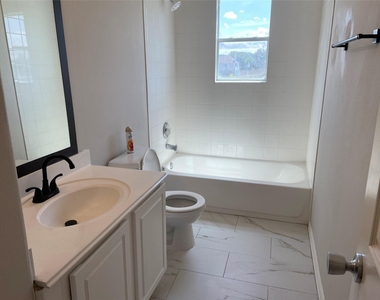 12418 Sunlit Wood Way - Photo Thumbnail 8