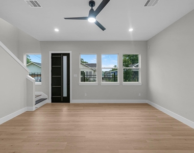 2348 Delafield Street - Photo Thumbnail 9