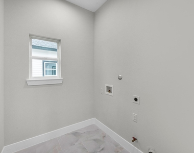 2348 Delafield Street - Photo Thumbnail 23