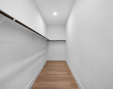 2348 Delafield Street - Photo Thumbnail 17