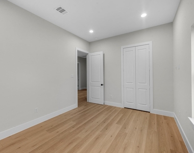 2348 Delafield Street - Photo Thumbnail 21