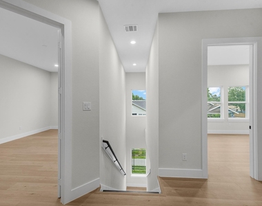 2348 Delafield Street - Photo Thumbnail 12
