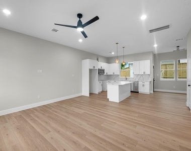 2348 Delafield Street - Photo Thumbnail 3