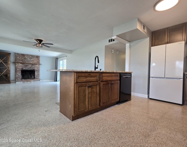 550 Capri Road - Photo Thumbnail 9