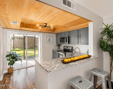 1515 Huntington Lane - Photo Thumbnail 6