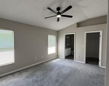 1483 Hemingway Boulevard - Photo Thumbnail 15