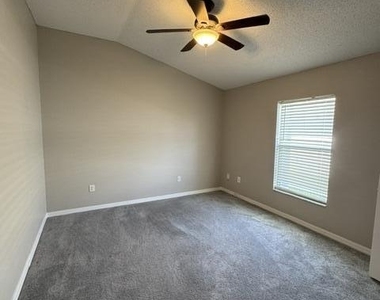 1483 Hemingway Boulevard - Photo Thumbnail 26