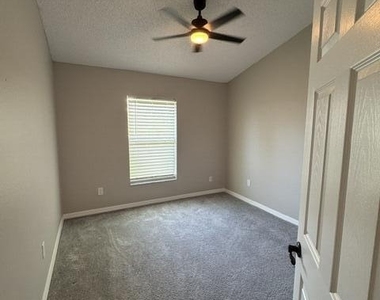1483 Hemingway Boulevard - Photo Thumbnail 23