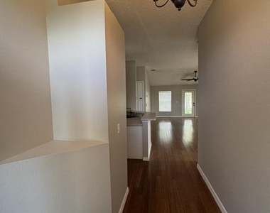 1483 Hemingway Boulevard - Photo Thumbnail 3