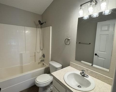 1483 Hemingway Boulevard - Photo Thumbnail 22