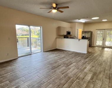 957 W Bimini Avenue W - Photo Thumbnail 3
