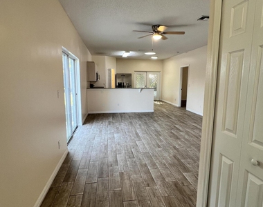 957 W Bimini Avenue W - Photo Thumbnail 2