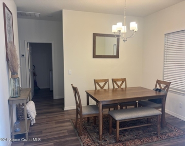 647 Airoso Road Se - Photo Thumbnail 9