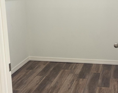 647 Airoso Road Se - Photo Thumbnail 12