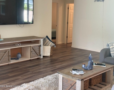 647 Airoso Road Se - Photo Thumbnail 2