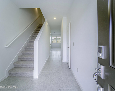 1918 Bluewater Lane - Photo Thumbnail 3