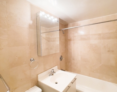 East 55 Street - Photo Thumbnail 6