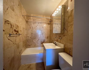 Fourth Avenue - Photo Thumbnail 6