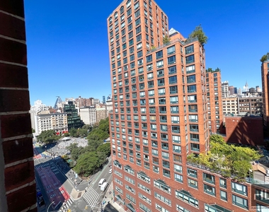 Fourth Avenue - Photo Thumbnail 7