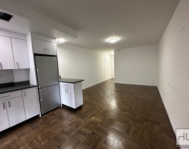 East 35 Street - Photo Thumbnail 1