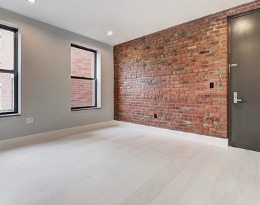 Stanton St. - Photo Thumbnail 6