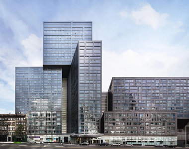 West 57th Street - Photo Thumbnail 3