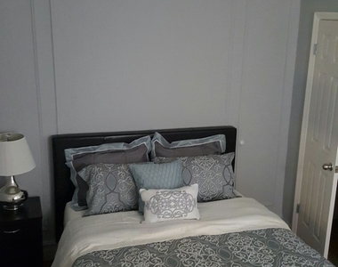 Tiemann Place - Photo Thumbnail 3