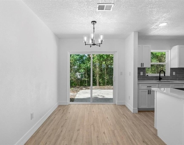2240 Conway Drive - Photo Thumbnail 5