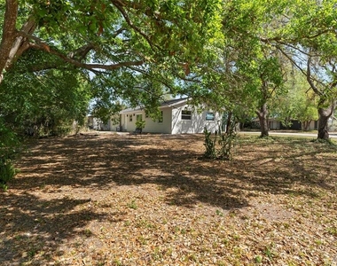 2240 Conway Drive - Photo Thumbnail 29
