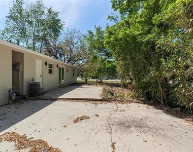 2240 Conway Drive - Photo Thumbnail 26