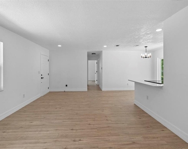 2240 Conway Drive - Photo Thumbnail 17