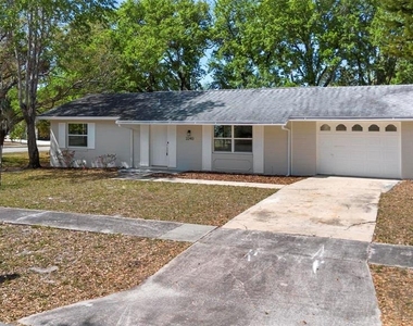 2240 Conway Drive - Photo Thumbnail 2