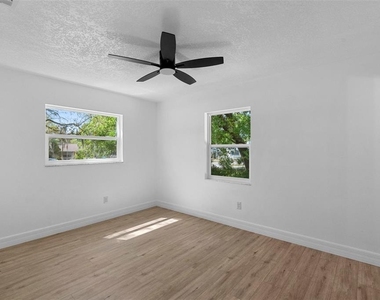 2240 Conway Drive - Photo Thumbnail 18