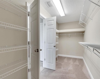 5320 Sagecrest Drive - Photo Thumbnail 31