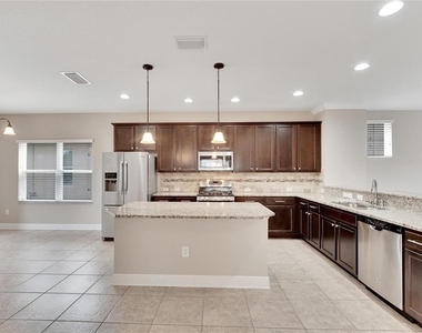 5320 Sagecrest Drive - Photo Thumbnail 16