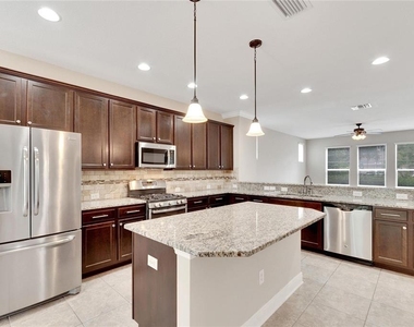 5320 Sagecrest Drive - Photo Thumbnail 17