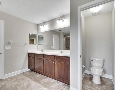 5320 Sagecrest Drive - Photo Thumbnail 29