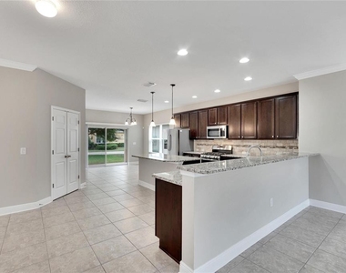 5320 Sagecrest Drive - Photo Thumbnail 3