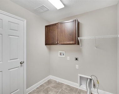 5320 Sagecrest Drive - Photo Thumbnail 36