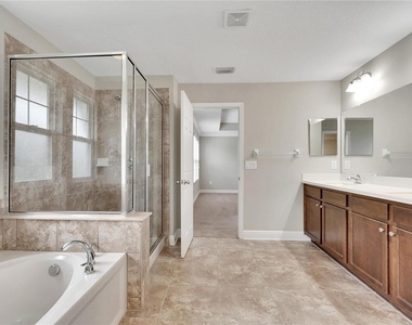 5320 Sagecrest Drive - Photo Thumbnail 28
