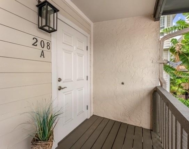 527 S Lincoln Avenue - Photo Thumbnail 2