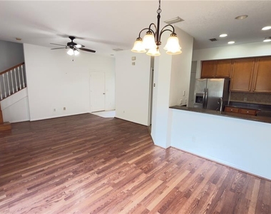 20404 Harvest Oak Court - Photo Thumbnail 6