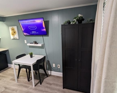4538 W Minnehaha Street - Photo Thumbnail 3