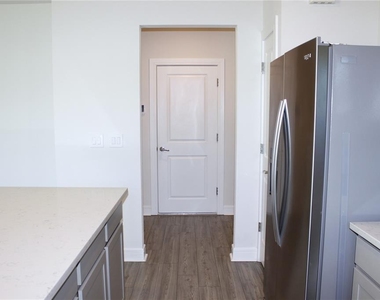 30600 Thunderbird Drive - Photo Thumbnail 24